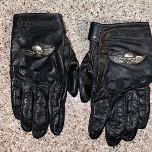 Harley-Davidson Woman’s size large gloves